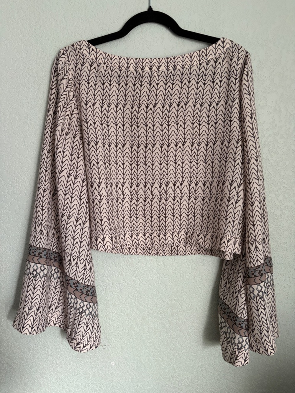 FREE PEOPLE STARS ALIGNED BELL SLEEVE CROP TOP - Picture 8 of 8